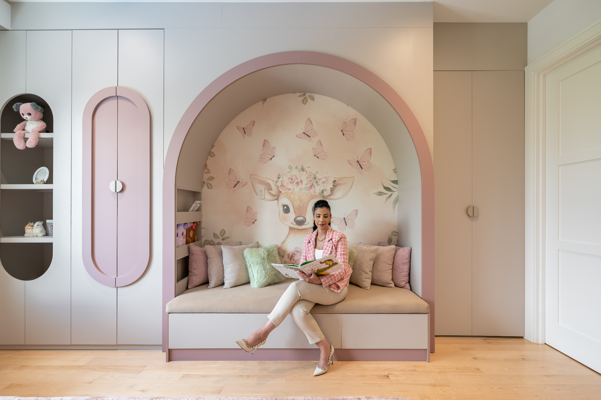 Arched Reading Nook — Delray Beach
